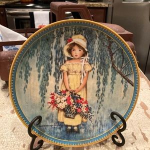 First issue in the Jessie Willcox Smith Childhood Holiday Memories series